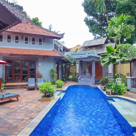 Villa Naga Maya Legian Exteriör bild