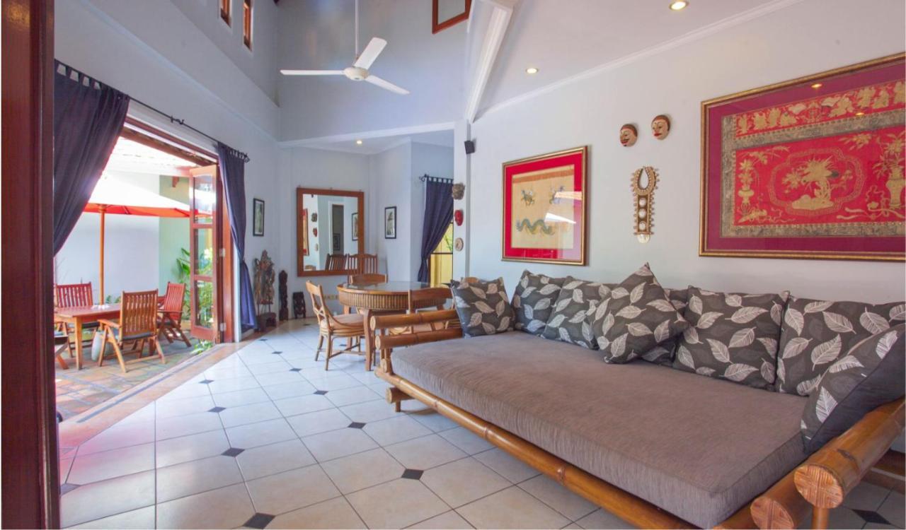 Villa Naga Maya Legian Exteriör bild