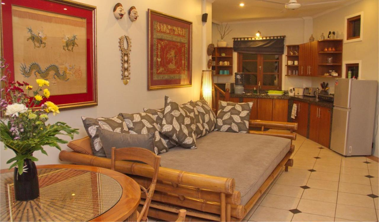 Villa Naga Maya Legian Exteriör bild