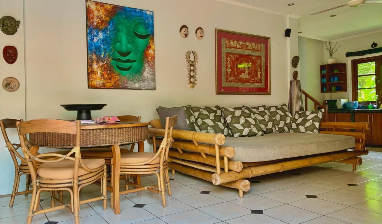 Villa Naga Maya Legian Exteriör bild