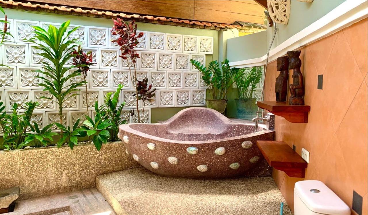 Villa Naga Maya Legian Exteriör bild