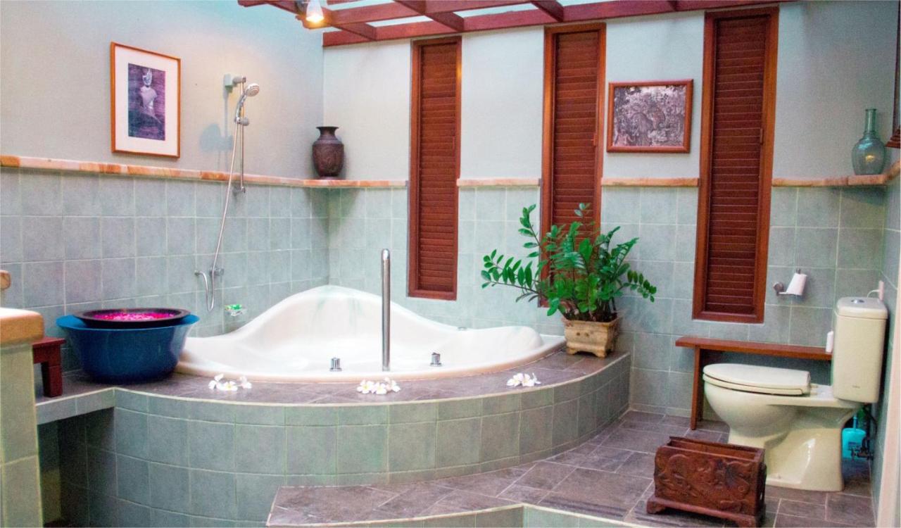 Villa Naga Maya Legian Exteriör bild