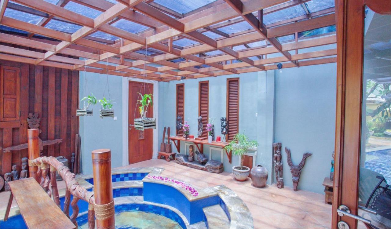 Villa Naga Maya Legian Exteriör bild